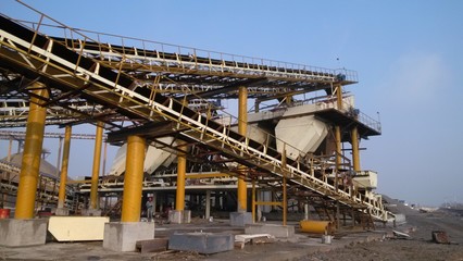 打造绿色矿山,保护生态环境,坚持绿色发展